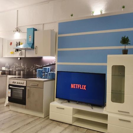 Central Lichtenberger Apartment For 6 People เบอร์ลิน ภายนอก รูปภาพ